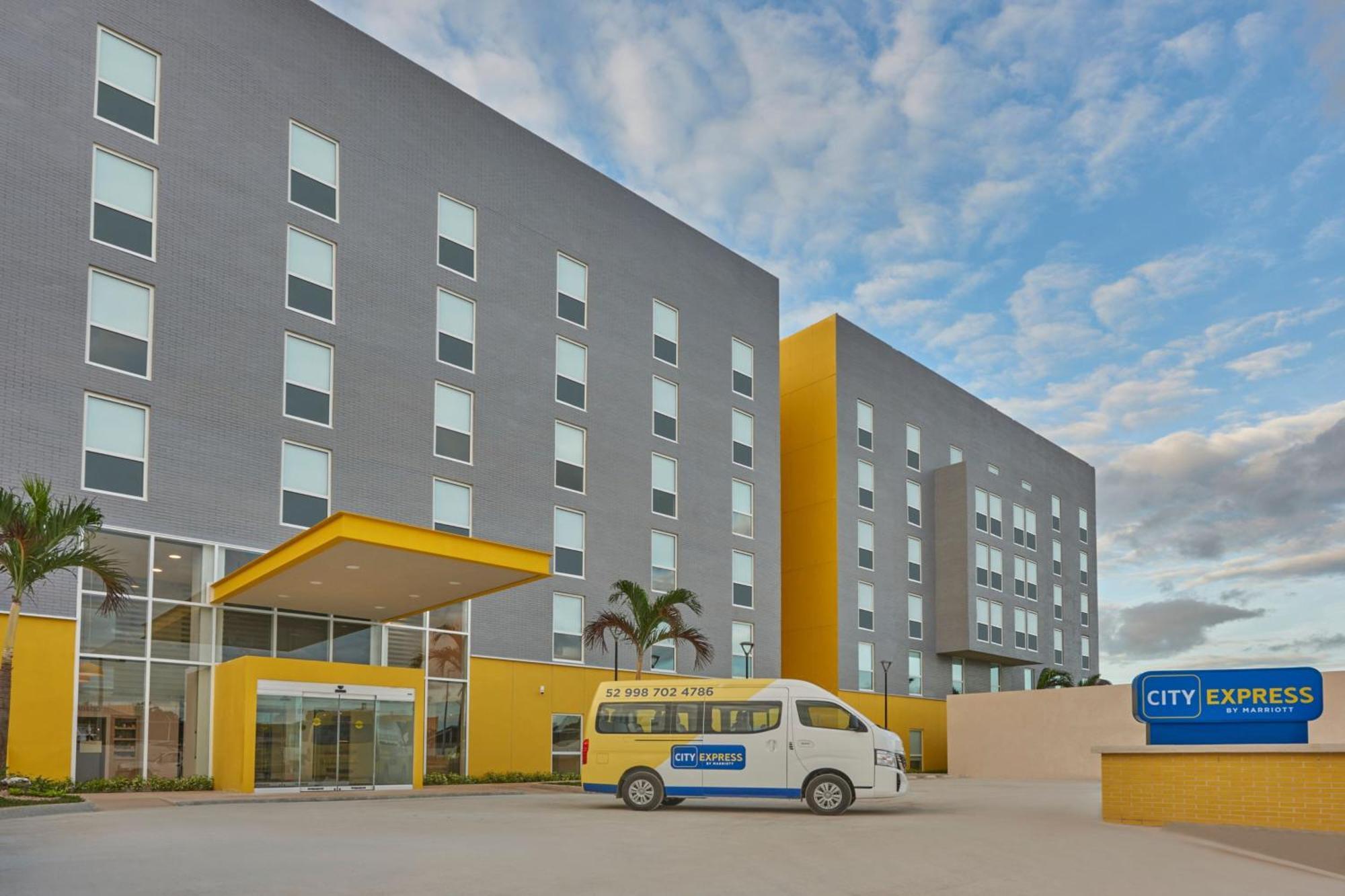 City Express By Marriott Cancun Aeropuerto Alfredo V. Bonfil Exterior photo