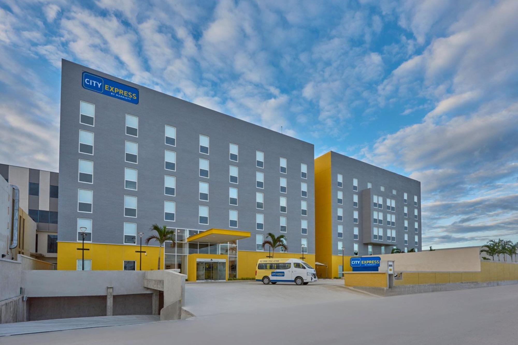City Express By Marriott Cancun Aeropuerto Alfredo V. Bonfil Exterior photo